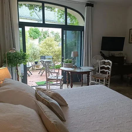 Gite La Comete Chinon Exterior photo